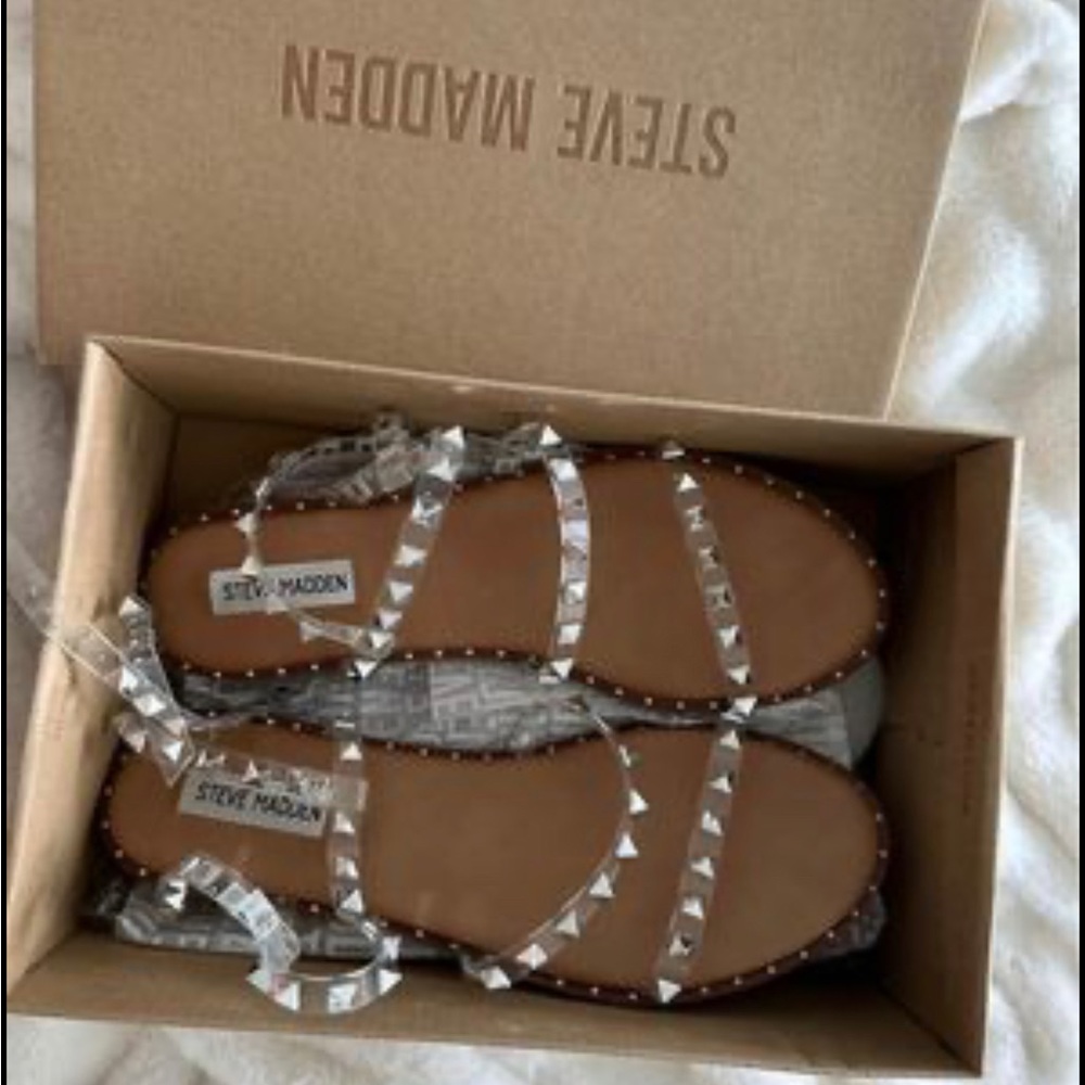 Women’s Steve Madden Travel sandal- clear with silver studs size 10